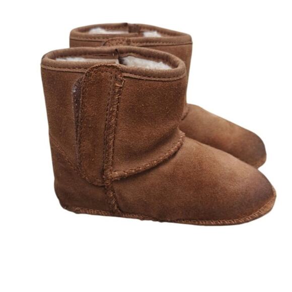 Tan Baby UGG boots sz 4/5 - Picture 3 of 8